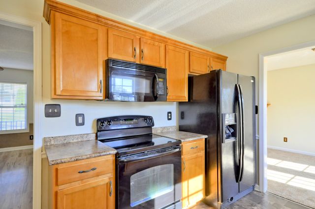 994 SILTY DR, Clarksville, TN 37042