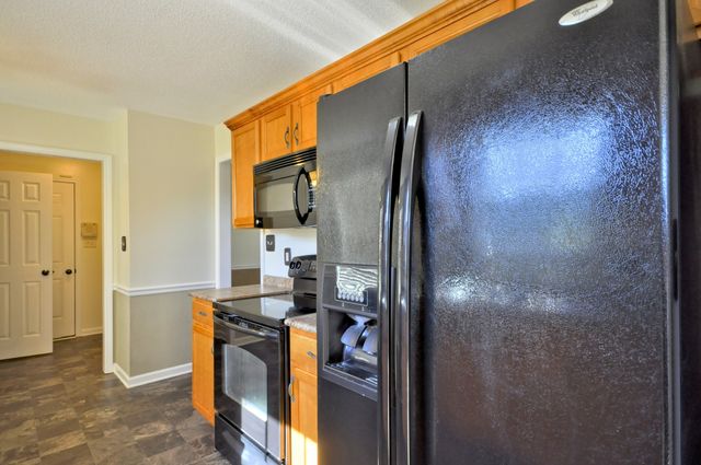 994 SILTY DR, Clarksville, TN 37042