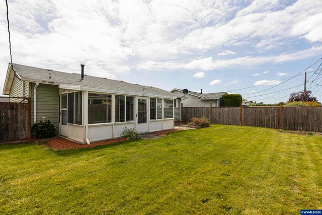 2043 Sallal Rd, Woodburn, OR 97071