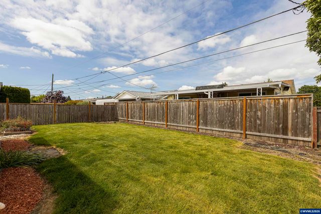 2043 Sallal Rd, Woodburn, OR 97071