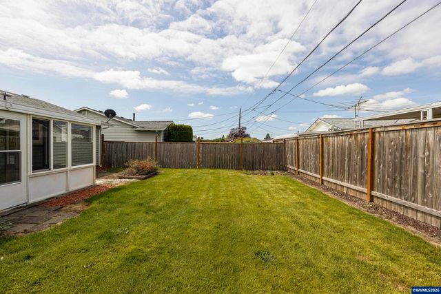 2043 Sallal Rd, Woodburn, OR 97071