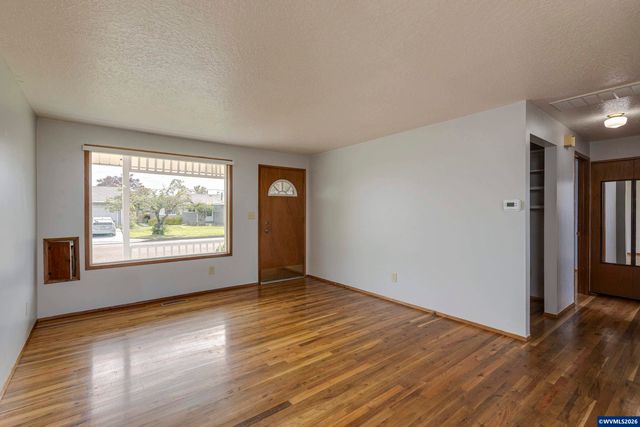 2043 Sallal Rd, Woodburn, OR 97071