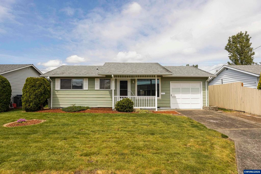 2043 Sallal Rd, Woodburn, OR 97071