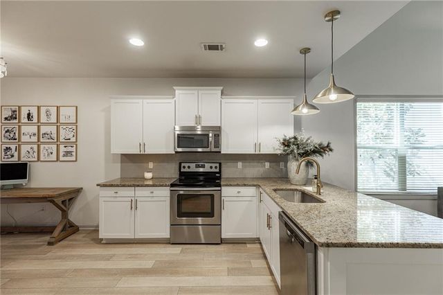 6020 Harbour Mist Drive, Flowery Branch, GA 30542