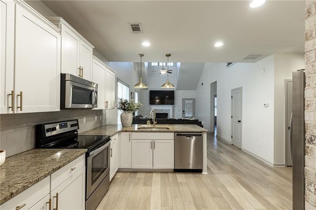 6020 Harbour Mist Drive, Flowery Branch, GA 30542