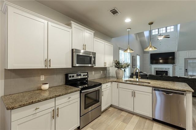 6020 Harbour Mist Drive, Flowery Branch, GA 30542