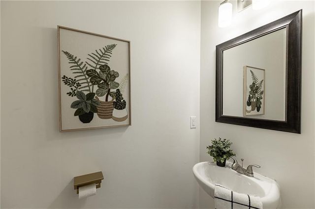 6020 Harbour Mist Drive, Flowery Branch, GA 30542