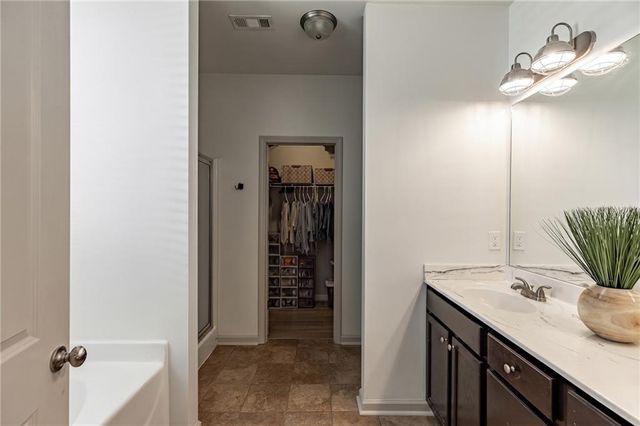 6020 Harbour Mist Drive, Flowery Branch, GA 30542