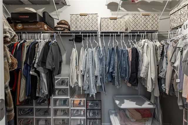 6020 Harbour Mist Drive, Flowery Branch, GA 30542