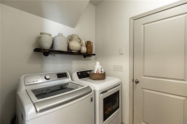 6020 Harbour Mist Drive, Flowery Branch, GA 30542