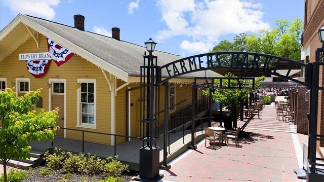 6020 Harbour Mist Drive, Flowery Branch, GA 30542