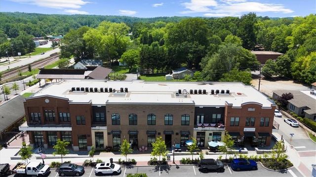 6020 Harbour Mist Drive, Flowery Branch, GA 30542