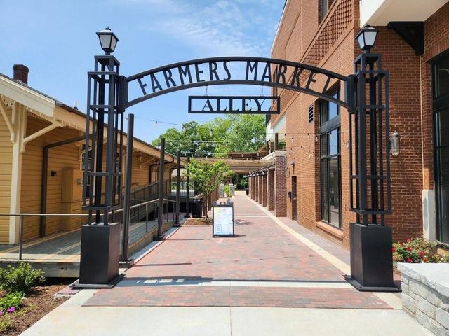 6020 Harbour Mist Drive, Flowery Branch, GA 30542