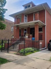 7422 S Coles Avenue, Chicago, IL 60649