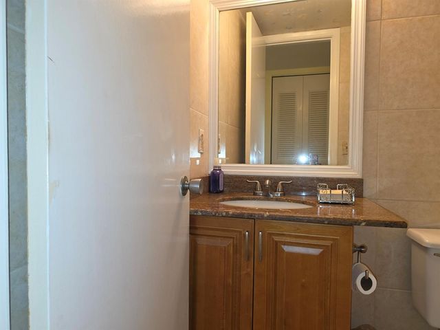 204 Kent L L, West Palm Beach, FL 33417