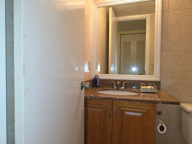 204 Kent L L, West Palm Beach, FL 33417