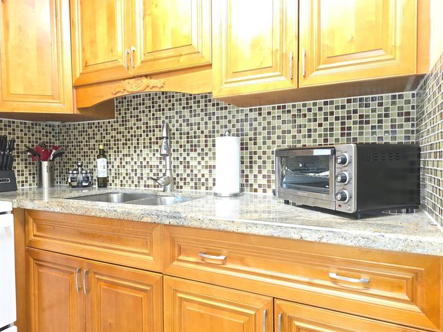 204 Kent L L, West Palm Beach, FL 33417
