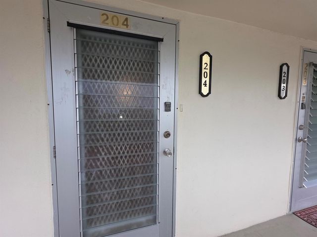 204 Kent L L, West Palm Beach, FL 33417