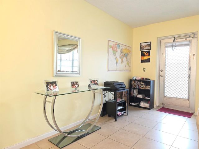 204 Kent L L, West Palm Beach, FL 33417