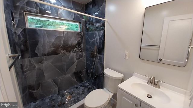 6711 SWARTHMORE DR, Alexandria, VA 22307