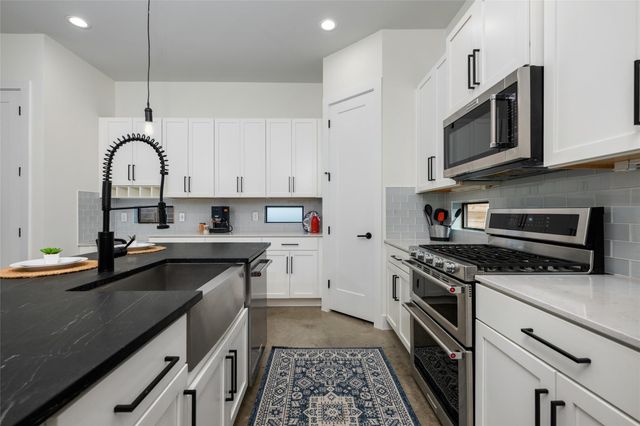 1615 Holly ST 1, Austin, TX 78702