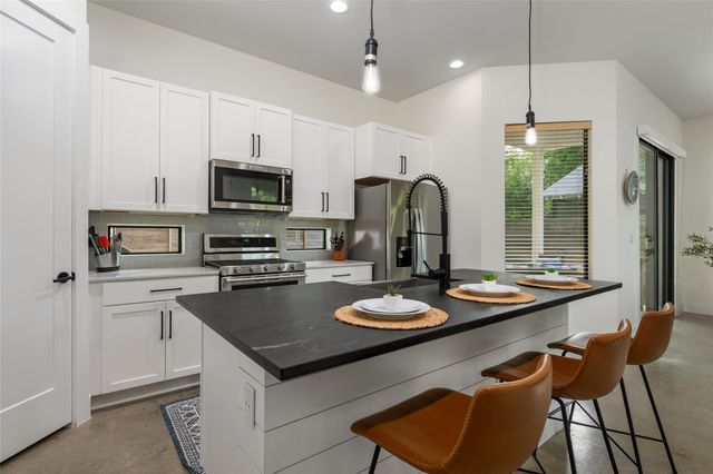1615 Holly ST 1, Austin, TX 78702