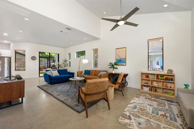 1615 Holly ST 1, Austin, TX 78702