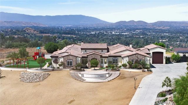 6355 Cresthaven, Riverside, CA 92506