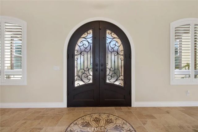 6355 Cresthaven, Riverside, CA 92506