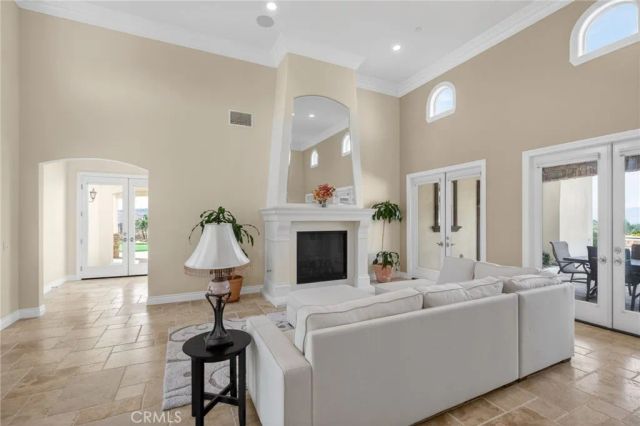6355 Cresthaven, Riverside, CA 92506