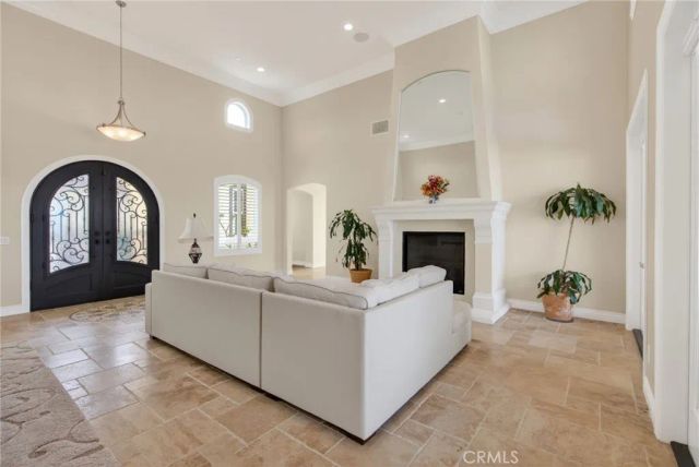 6355 Cresthaven, Riverside, CA 92506