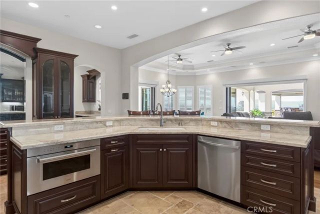 6355 Cresthaven, Riverside, CA 92506