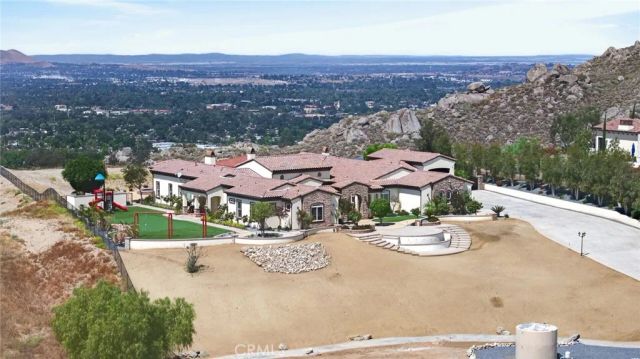 6355 Cresthaven, Riverside, CA 92506