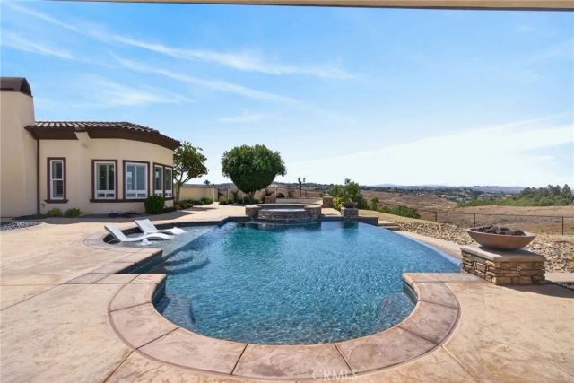 6355 Cresthaven, Riverside, CA 92506