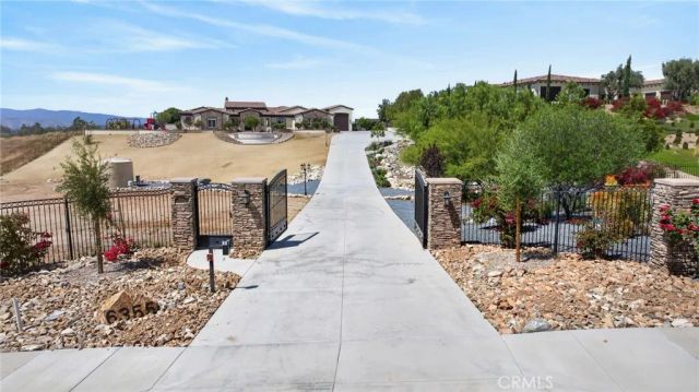 6355 Cresthaven, Riverside, CA 92506