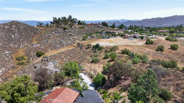 6355 Cresthaven, Riverside, CA 92506