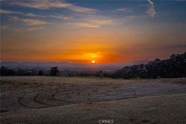 6355 Cresthaven, Riverside, CA 92506