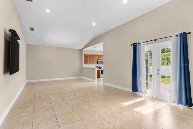 6804 N HIMES AVENUE, Tampa, FL 33614