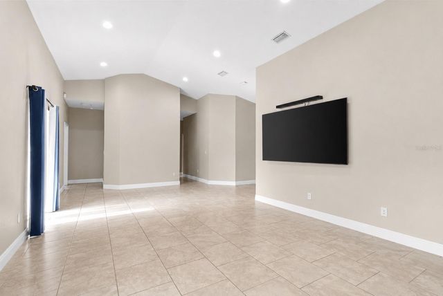 6804 N HIMES AVENUE, Tampa, FL 33614