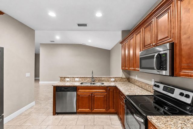 6804 N HIMES AVENUE, Tampa, FL 33614