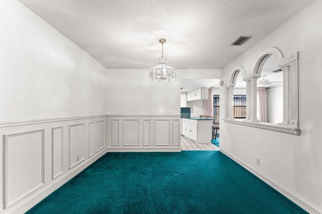 2118 W Palma Circle, West Palm Beach, FL 33415