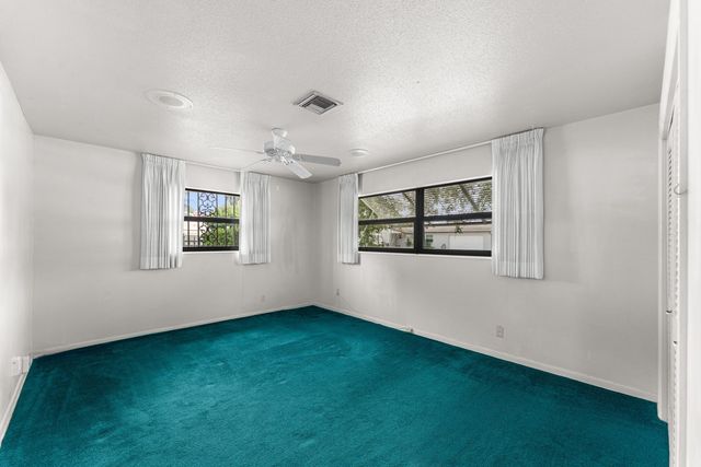 2118 W Palma Circle, West Palm Beach, FL 33415