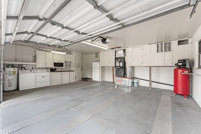 2118 W Palma Circle, West Palm Beach, FL 33415