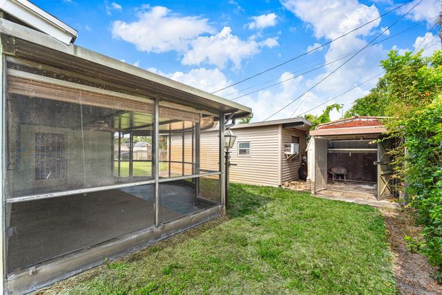 2118 W Palma Circle, West Palm Beach, FL 33415