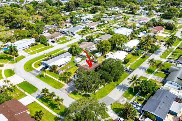 2118 W Palma Circle, West Palm Beach, FL 33415