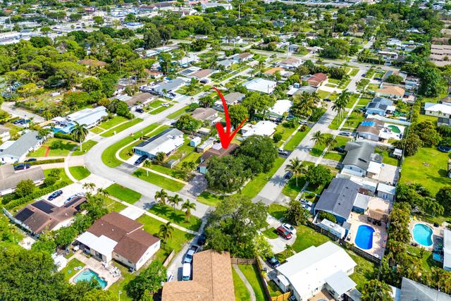 2118 W Palma Circle, West Palm Beach, FL 33415