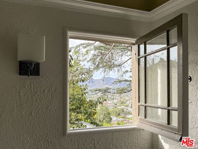 1401 Dartmouth Drive, Glendale, CA 91205