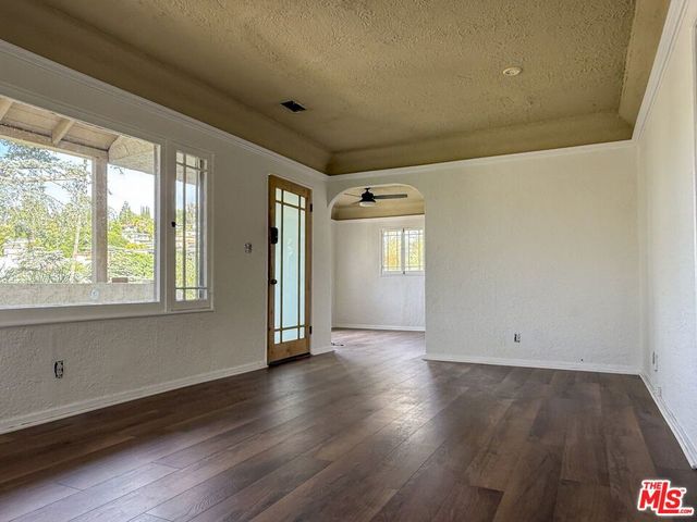 1401 Dartmouth Drive, Glendale, CA 91205