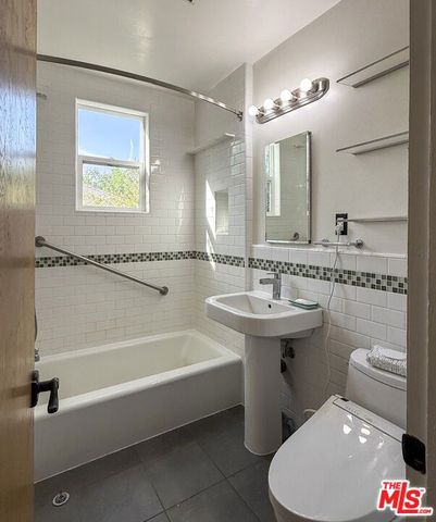 1401 Dartmouth Drive, Glendale, CA 91205