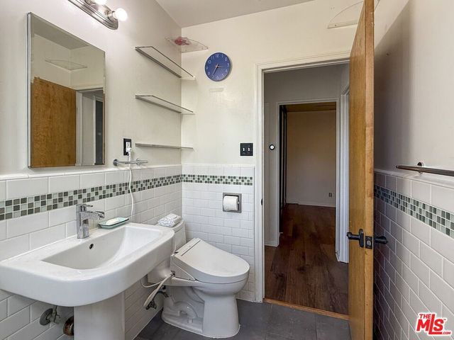 1401 Dartmouth Drive, Glendale, CA 91205